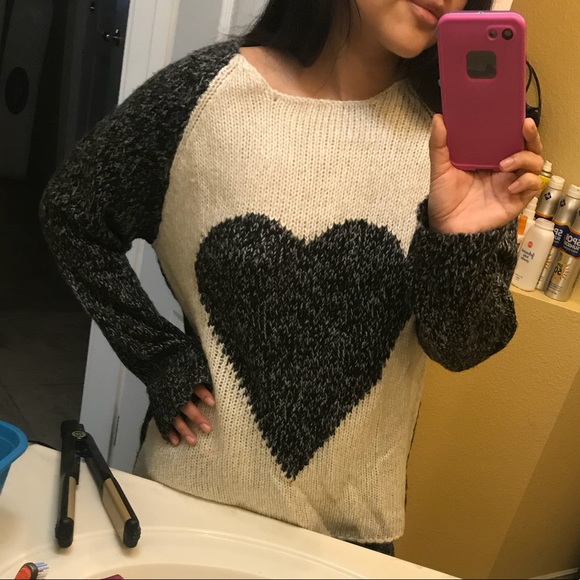Forever 21 oversized soft heart sweater - Picture 3 of 3